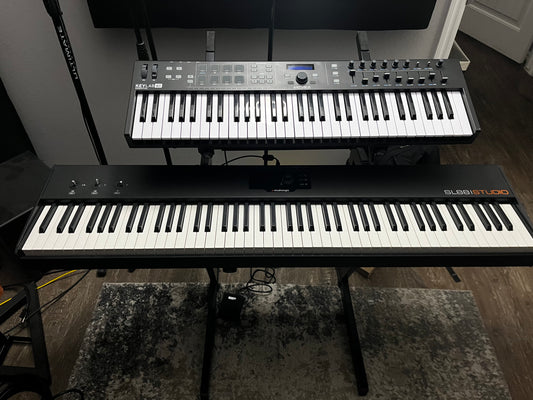 USED -LIKE NEW Studiologic SL88 Studio 88-key Keyboard Controller